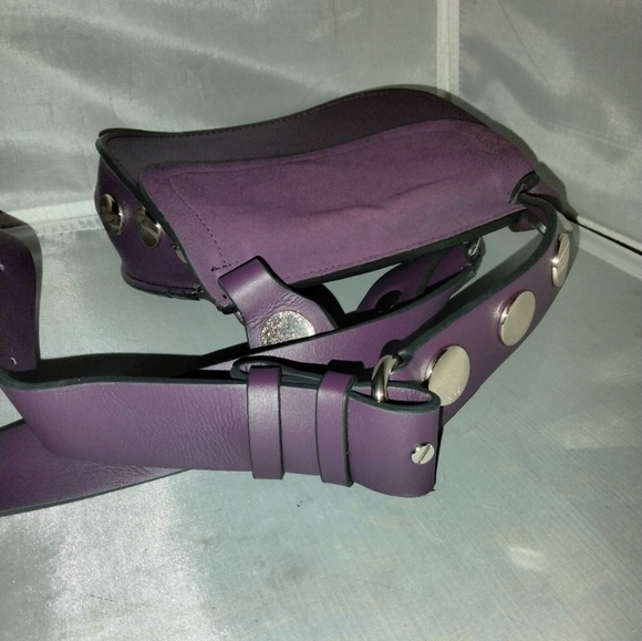 Beautiful purple plum crossbody purse by French connection - Picture 3 of 10